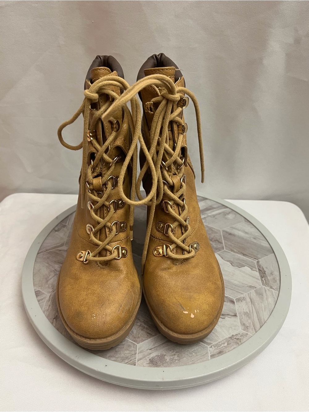 G by GUESS Women’s Size 7 Tan Lace Up Heeled Combat Ankle Boots